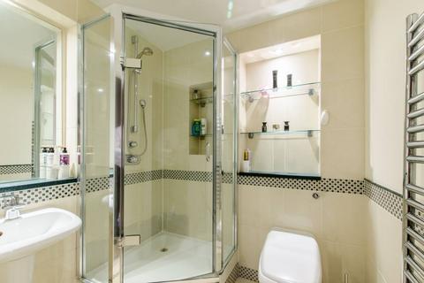 2 bedroom flat to rent, Kidderpore Avenue, Hampstead, London, NW3