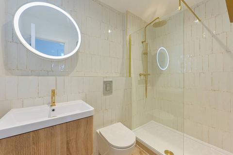 1 bedroom flat to rent, Oakwood House, Shoreditch, London, E2