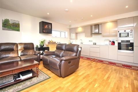 2 bedroom flat to rent, Guildford Road, Woking GU22