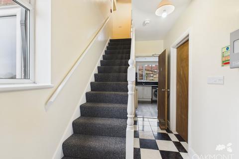 6 bedroom semi-detached house to rent, Broseley Road, Romford