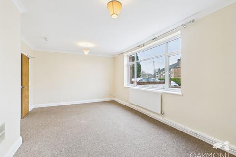 6 bedroom semi-detached house to rent, Broseley Road, Romford