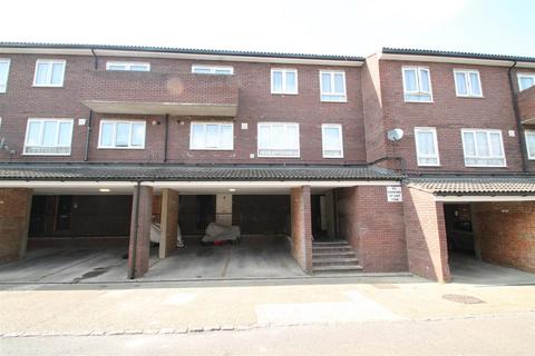 3 bedroom maisonette for sale, Olley Close, Wallington