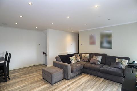 3 bedroom maisonette for sale, Olley Close, Wallington