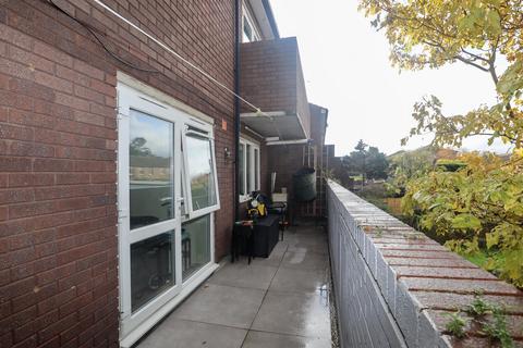 3 bedroom maisonette for sale, Olley Close, Wallington