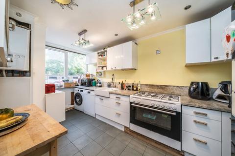 3 bedroom maisonette for sale, Carey Gardens, London SW8