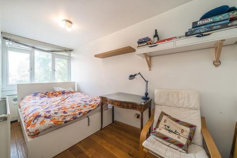 3 bedroom maisonette for sale, Carey Gardens, London SW8