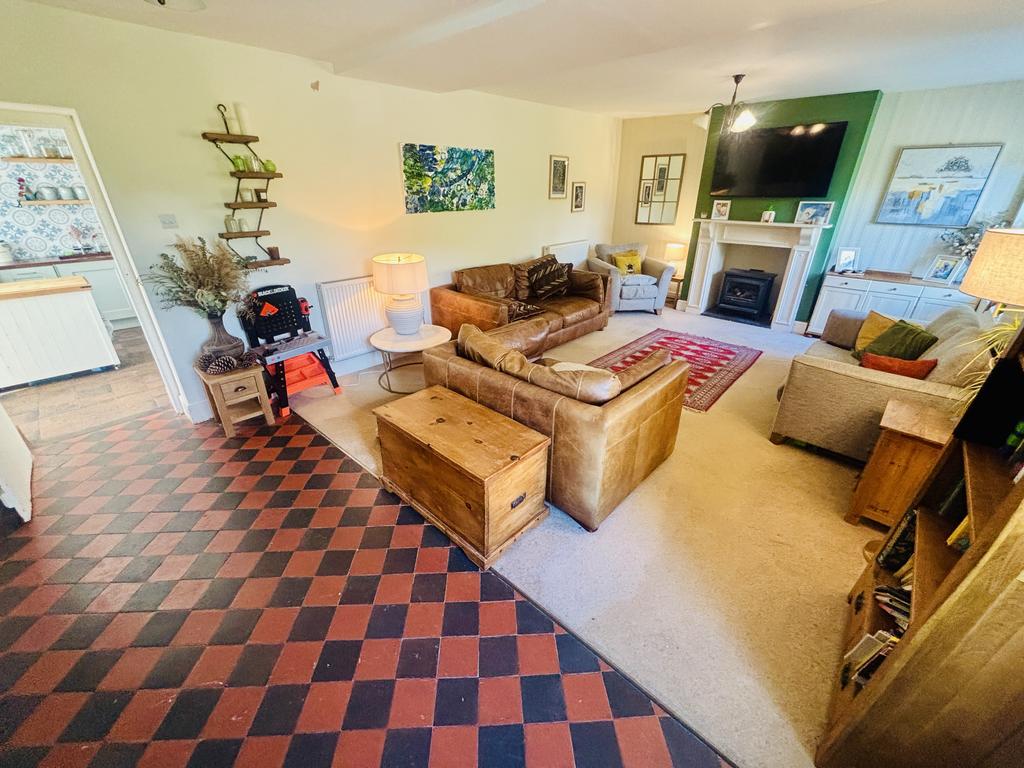 Living room (second image)