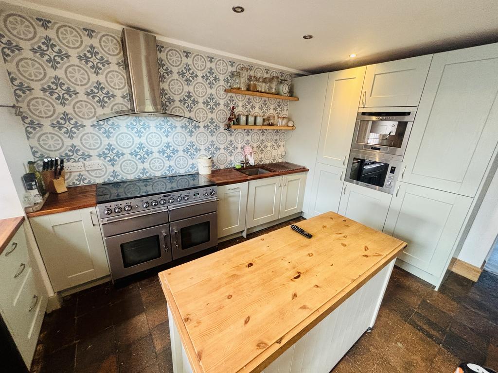 Kitchen (second image)