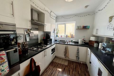 2 bedroom flat for sale, Flat 3, 42A Sea Road, Boscombe Spa, Bournemouth, Dorset, BH5 1BQ