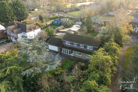 4 bedroom detached house for sale, Harlow Common, Harlow CM17