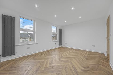 2 bedroom flat for sale, Soames Street, SE15