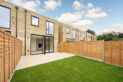 undefined, Bedfont Lane, Feltham TW14