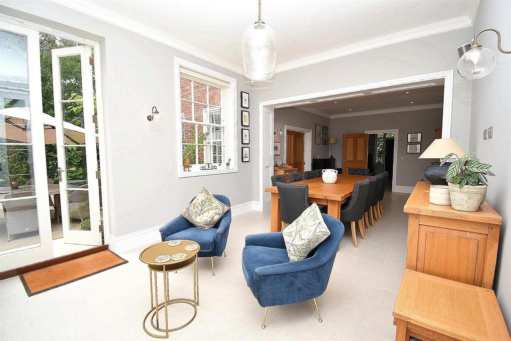 Dining room open plan view.jpg