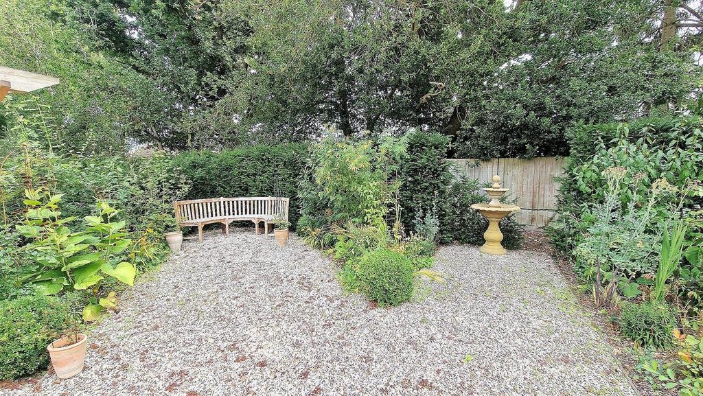 GARDEN 2.jpg