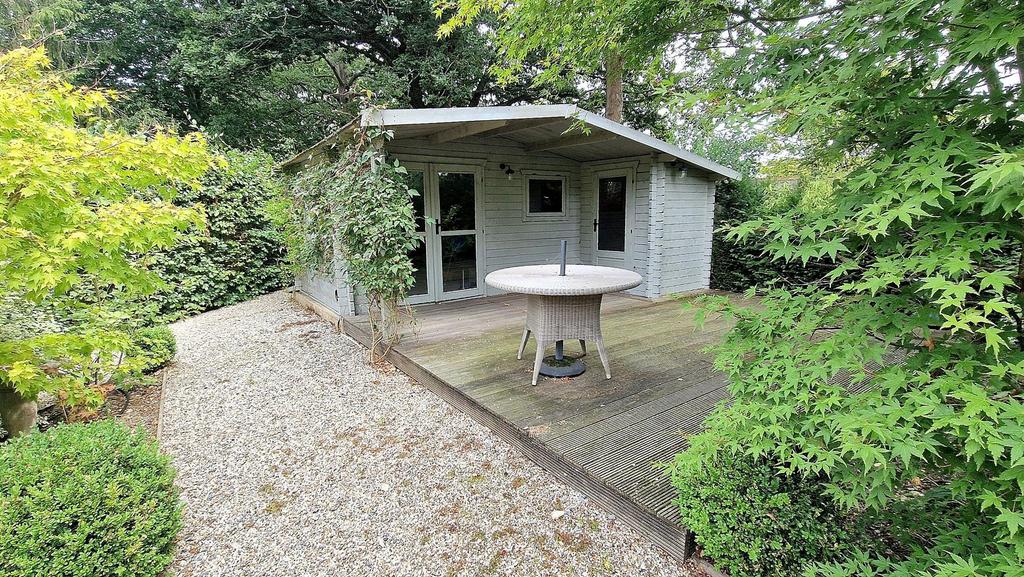 SUMMER HOUSE.jpg