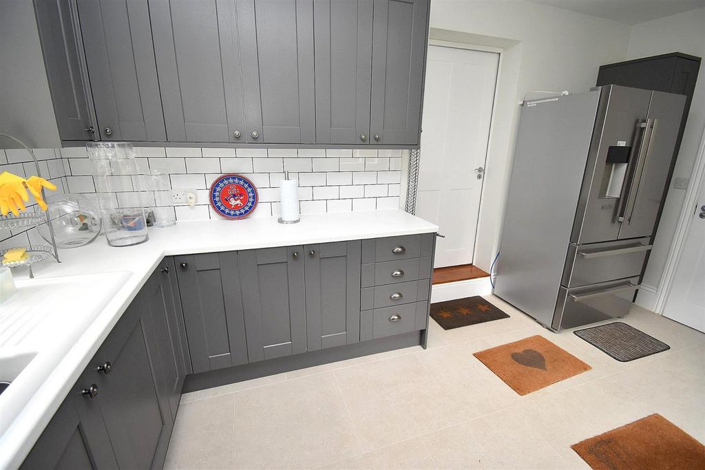 Kitchen in garage 2.jpg