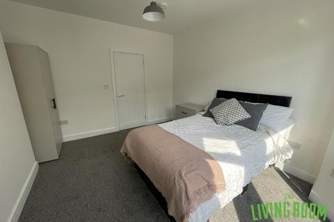 2 bedroom apartment to rent, Malefant Street, Cathays, Cardiff