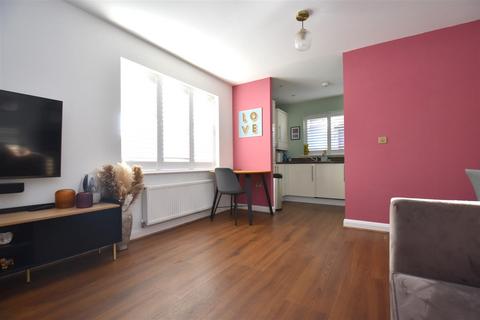 1 bedroom apartment for sale, Elizabeth House, Locks Hill, Rochford