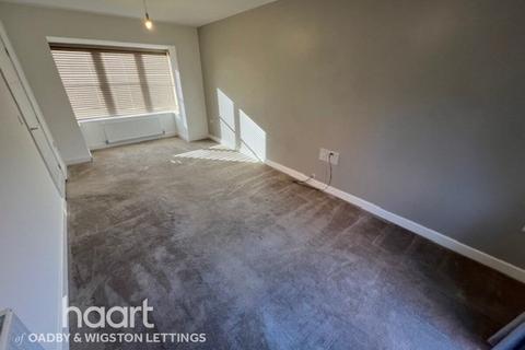 undefined, LUTTERWORTH LE17