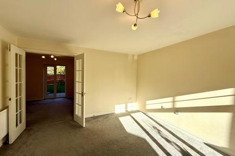 3 bedroom semi-detached house to rent, Augustus Walk, Ashford TN23