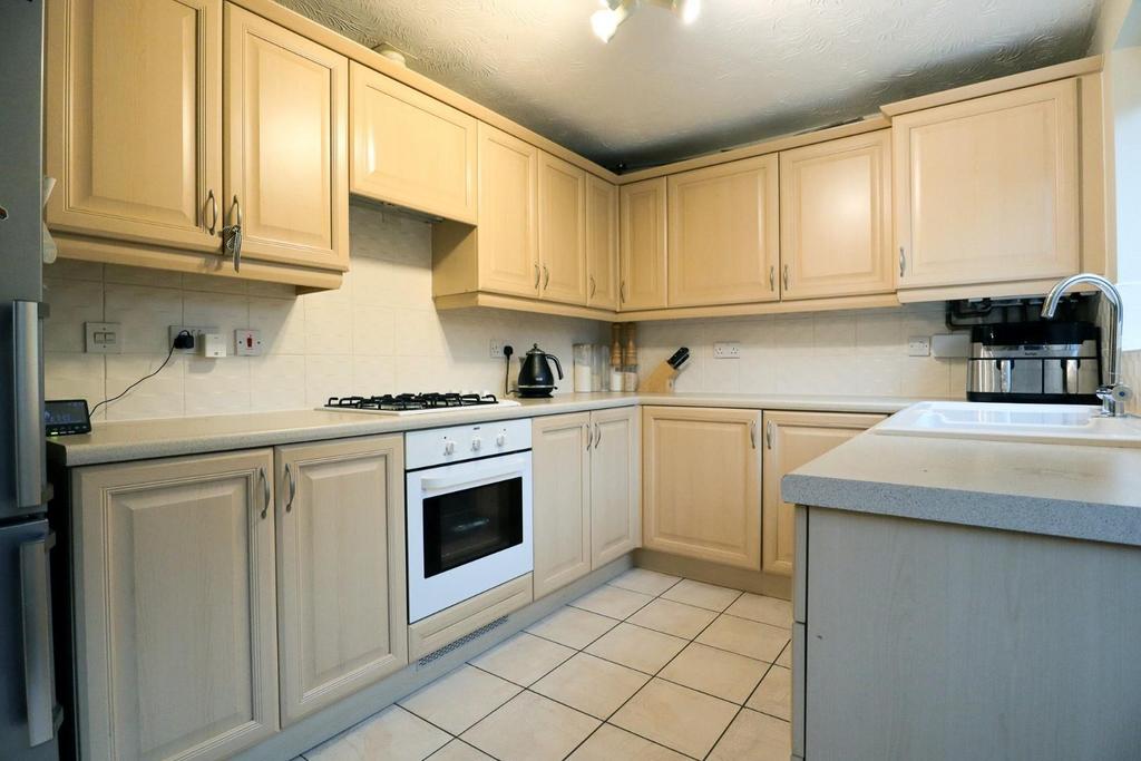 Kitchen (3).jpg