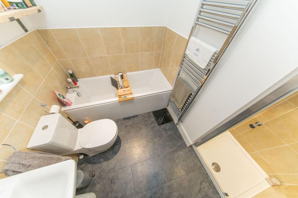 Primary En-Suite