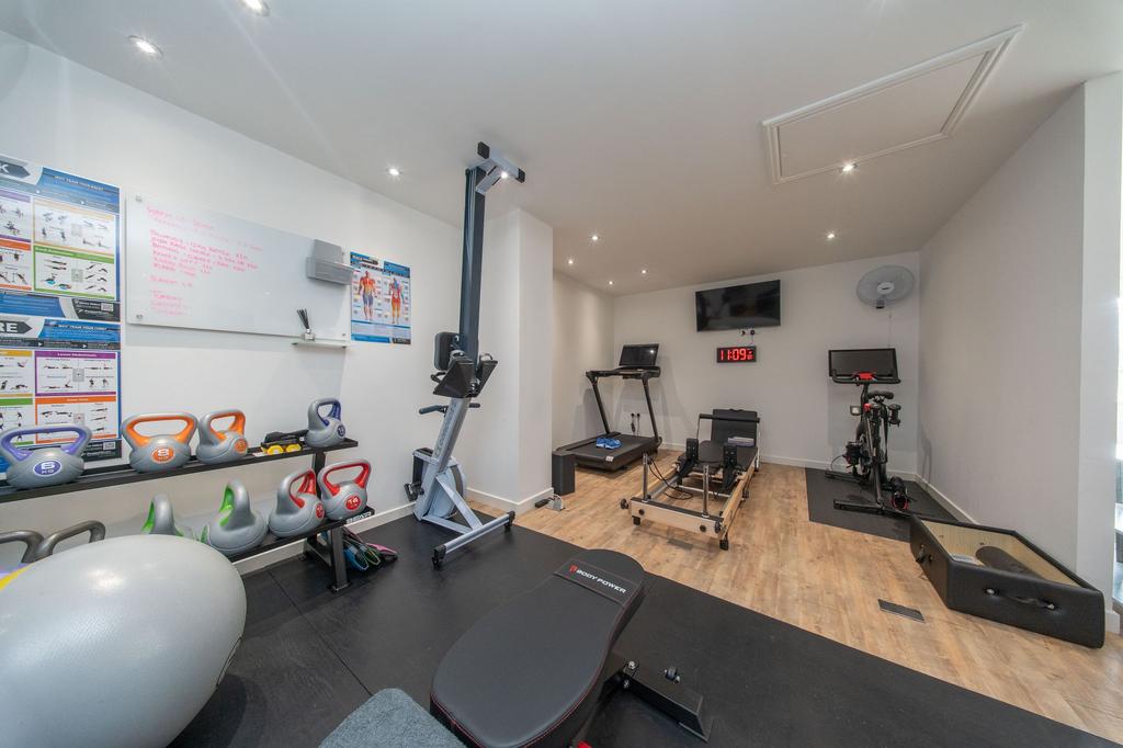 Garage Convertion / Gym