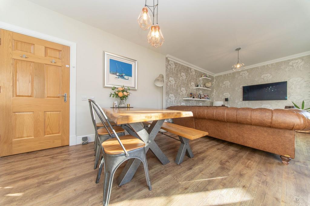 Open Plan Lounge/Dining Room/Kitchen