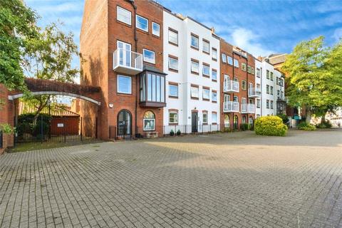 3 bedroom apartment to rent, Merrick Court, Bristol, BS1