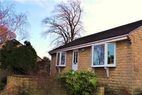 2 bedroom detached bungalow to rent, High Ash Avenue, Clayton West, Huddersfield