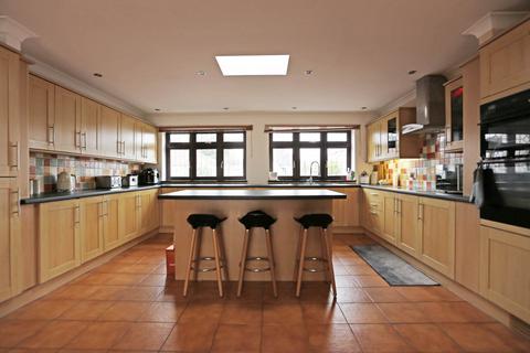undefined, Hamlet Road, Collier Row, RM5