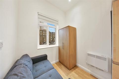 Studio to rent, Courtfield Gardens, SW5