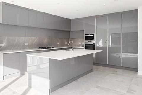 6 bedroom semi-detached house to rent, Buxton Drive, New Malden