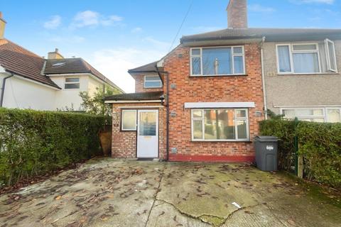 Wellington Avenue, Hounslow