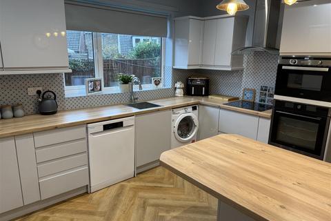 undefined, Shill Bank Avenue, Mirfield WF14