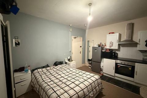 undefined, Kentwood Hill,  Tilehurst,  RG31