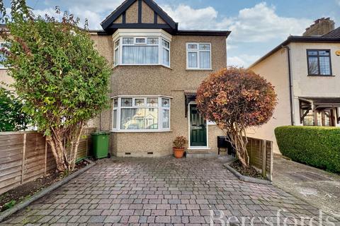 Bush Elms Road, Hornchurch, RM11