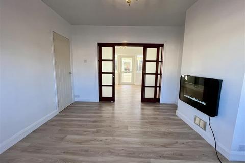undefined, Blakeley Avenue, claregate