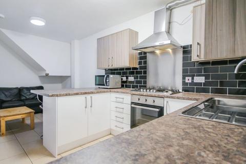 6 bedroom terraced house to rent, Dawlish Road, Birmingham B29