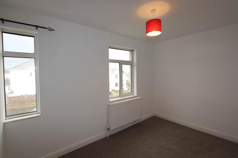 3 bedroom semi-detached house to rent, Stallcourt Avenue, Llantwit Major, Vale of Glamorgan