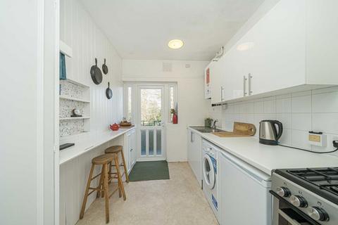 undefined, Vale Close, Strawberry Hill TW1