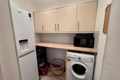 1 bedroom flat to rent, Yeaman Place, Edinburgh EH11