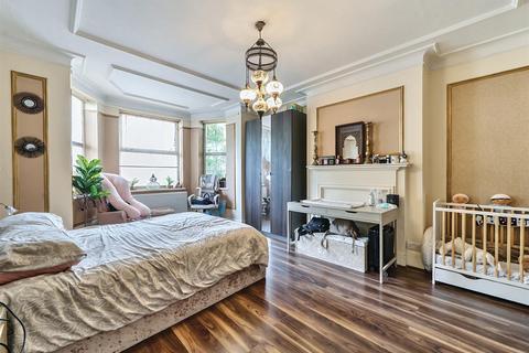 4 bedroom apartment for sale, Sidmouth Road, London, NW2