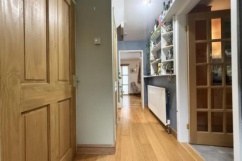 3 bedroom detached house for sale, Wakefield Road, Denby Dale, HD8 8SS