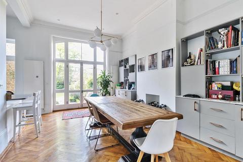 3 bedroom flat for sale, Brondesbury Road, London, NW6