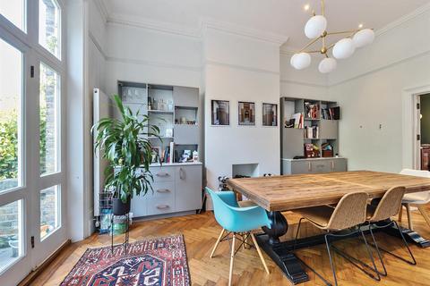 3 bedroom flat for sale, Brondesbury Road, London, NW6