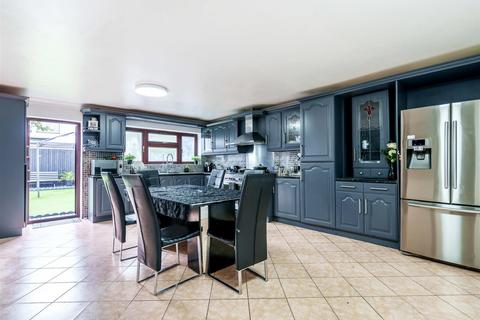 5 bedroom semi-detached house for sale, Fleetwood Road, London NW10