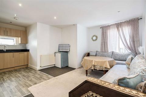 3 bedroom flat for sale, Ashford Road, London NW2