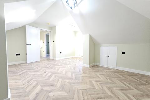 2 bedroom flat to rent, Spur Road, London N15