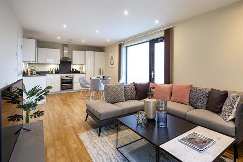 2 bedroom flat to rent, 32 Hornchurch Road, Uxbridge UB10